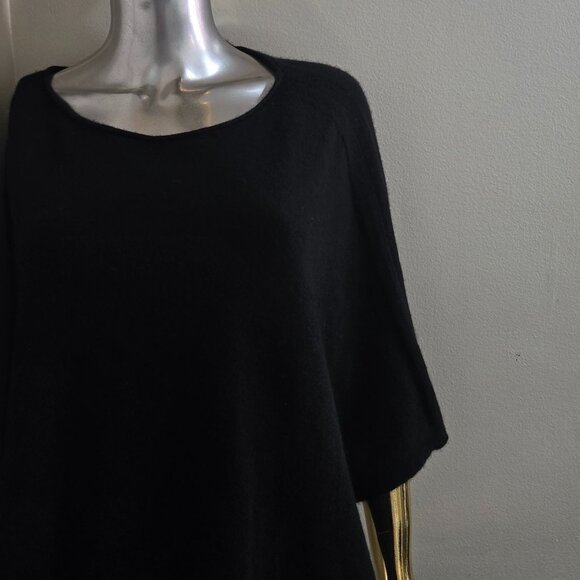 🍂 Autumn Whisper | 100% Pure Black Cashmere Poncho | Effortless Romance - Picture 5 of 10